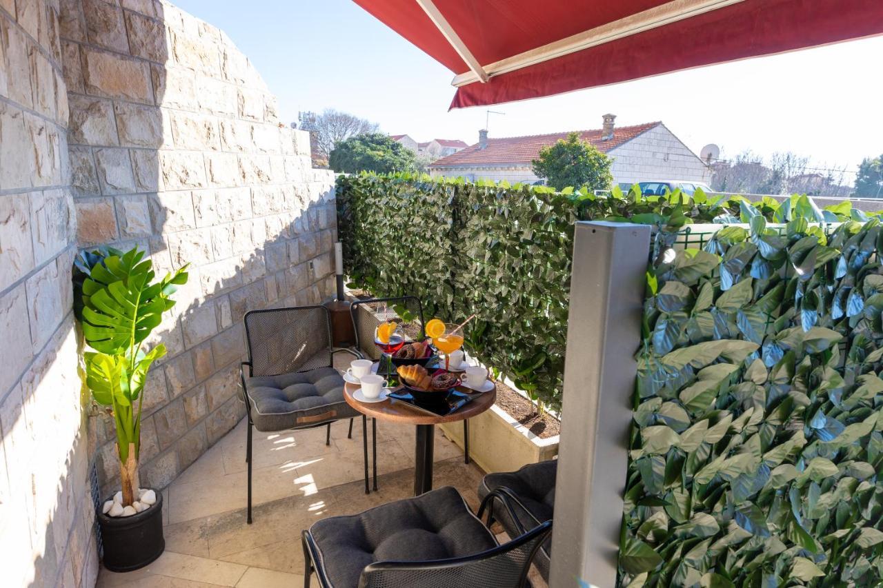 Apartment By The Way Hot Tub And Free Parking Dubrovnik Exterior photo